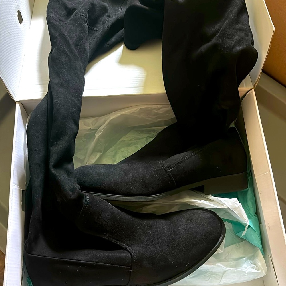 Like new faux suede knee high black boots